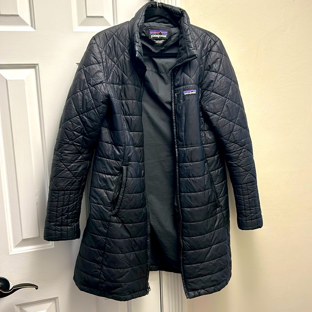 Women’s Large Patagonia, Black, puffer coat, good used condition
